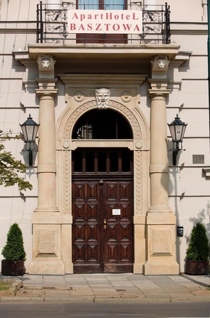 Imagen de los exteriores del Aparthotel Basztowa. Foto 8