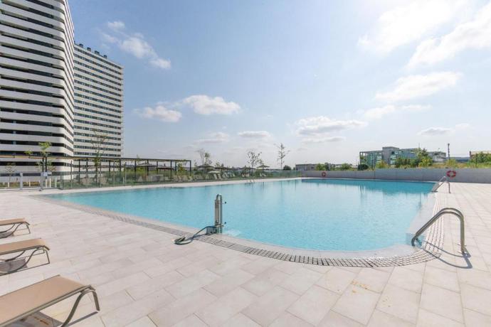 Imagen de la piscina del Aparthotel Be Casa Alcobendas. Foto 10