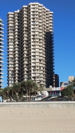 Imagen de los exteriores del Aparthotel Beachcomber Resort. Foto 8