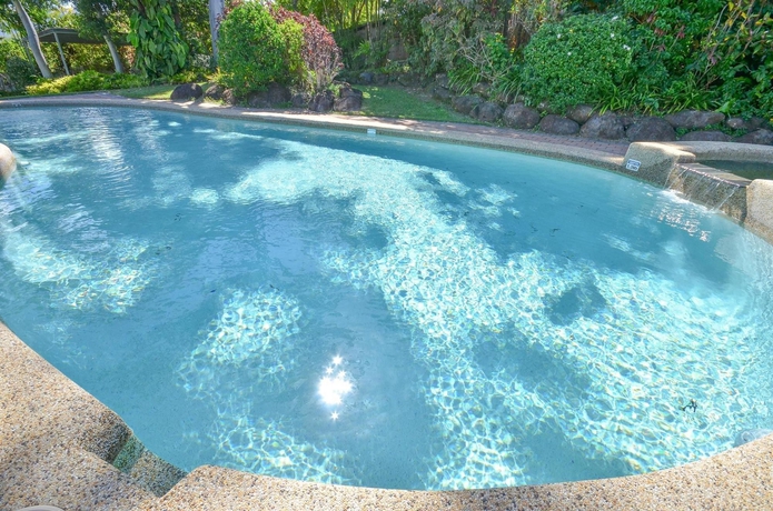 Imagen de la piscina del Aparthotel Beachfront Apartments On Trinity Beach. Foto 13