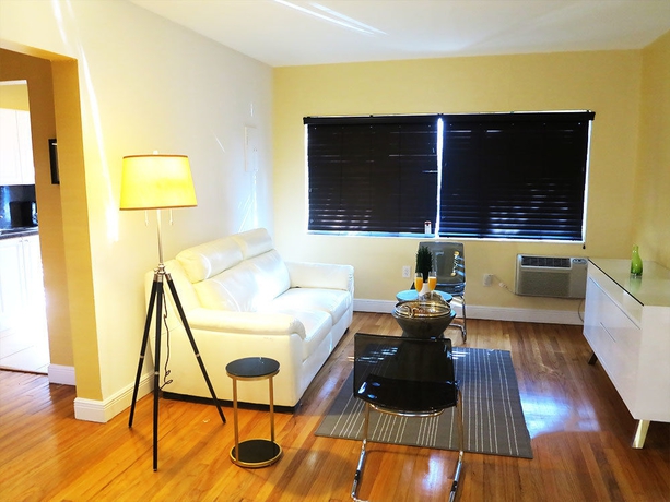 Imagen de los interiores del Aparthotel Beachside All Suites. Foto 16