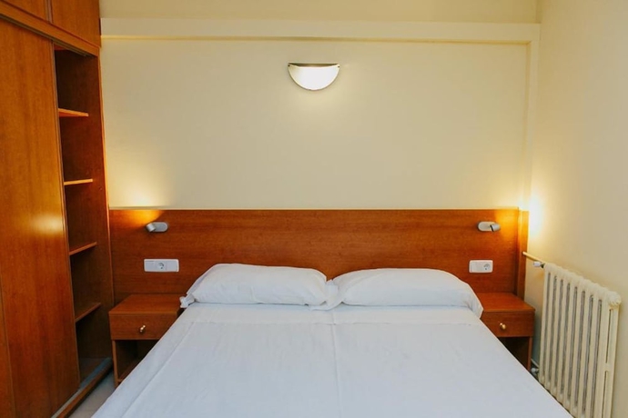 Imagen de la habitación del Aparthotel Bertran. Foto 9
