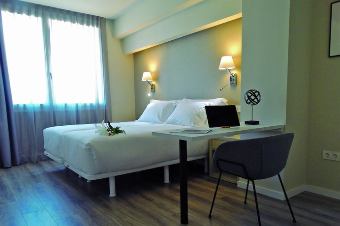 Imagen de la habitación del Aparthotel Bilbao City Center By Abba Suites. Foto 2