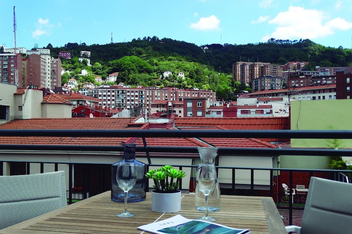 Imagen de la habitación del Aparthotel Bilbao City Center By Abba Suites. Foto 6