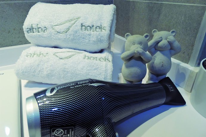 Imagen de la habitación del Aparthotel Bilbao City Center By Abba Suites. Foto 9
