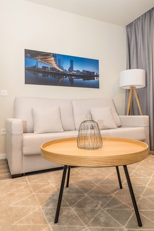 Imagen de la habitación del Aparthotel Bilbao City Center By Abba Suites. Foto 11