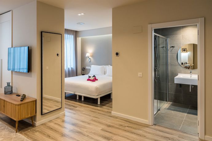 Imagen de la habitación del Aparthotel Bilbao City Center By Abba Suites. Foto 16