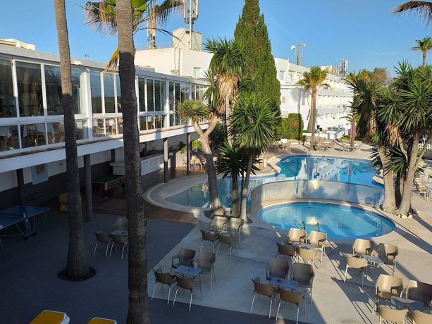Imagen general del Aparthotel Blau Cala Mandia. Foto 2