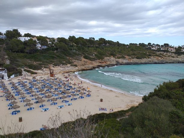 Imagen general del Aparthotel Blau Cala Mandia. Foto 6
