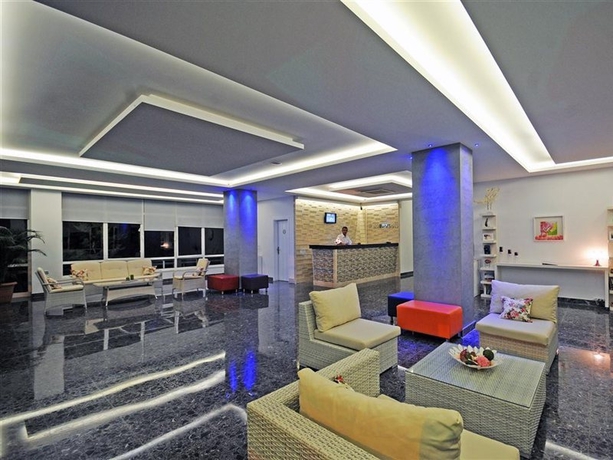 Imagen general del Aparthotel Blue Palace Hotel and Family. Foto 12