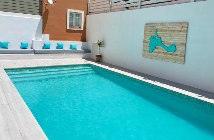 Imagen de la piscina del Aparthotel Boho Suites Formentera. Foto 7