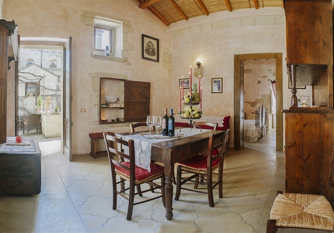 Imagen de los interiores del Aparthotel Borgoterra. Foto 10