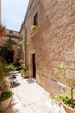 Imagen de los exteriores del Aparthotel Borgoterra. Foto 9