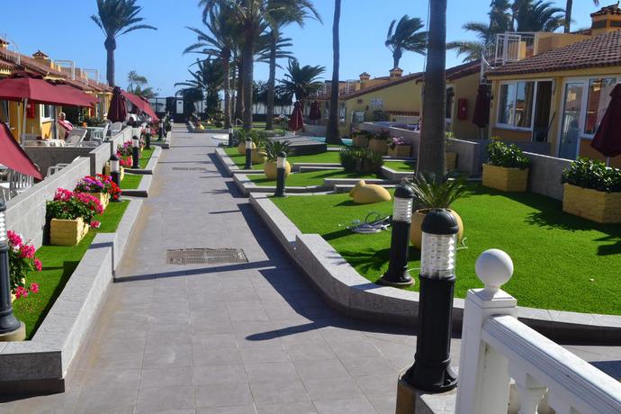 Imagen de los exteriores del Aparthotel Bungalows Club Primavera. Foto 6