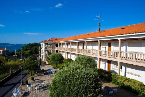 Imagen de los exteriores del Aparthotel Cabicastro. Foto 4