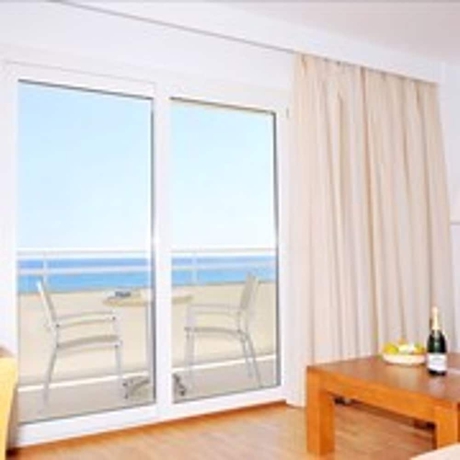 Imagen de la habitación del Aparthotel Cabot Cap de Mar Spa. Foto 2