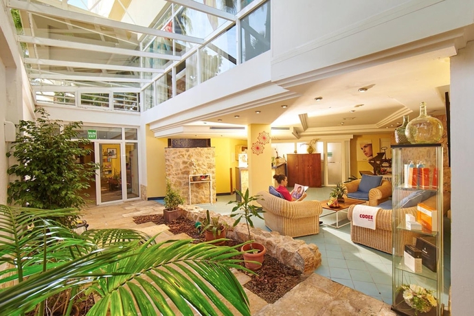 Imagen de los interiores del Aparthotel Cabot Cap de Mar Spa. Foto 12