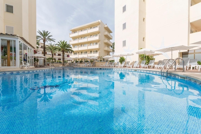 Imagen de la piscina del Aparthotel Cabot Cap de Mar Spa. Foto 16