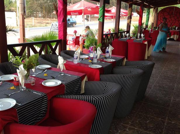 Imagen del bar/restaurante del Aparthotel Calabash Apartments. Foto 3