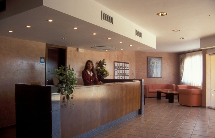 Imagen de los interiores del Aparthotel Calallonga Menorca. Foto 7
