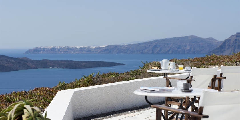 Imagen de los exteriores del Aparthotel Caldera's Dolphin Suites. Foto 6
