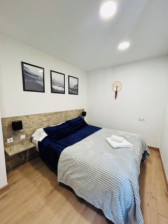 Imagen de la habitación del Aparthotel Canfranc. Foto 7
