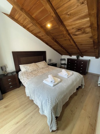 Imagen de la habitación del Aparthotel Canfranc. Foto 10
