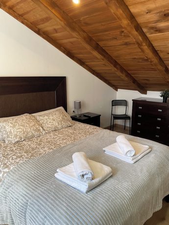 Imagen de la habitación del Aparthotel Canfranc. Foto 13