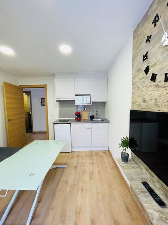 Imagen de la habitación del Aparthotel Canfranc. Foto 17