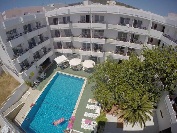 Imagen de la piscina del Aparthotel Casita Blanca. Foto 19