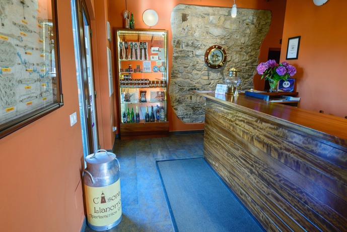 Imagen de los interiores del Aparthotel Casona De Llanorrozo. Foto 18