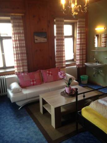 Imagen de la habitación del Aparthotel Chasa Val&auml;r. Foto 11