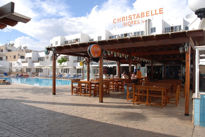 Imagen de la piscina del Aparthotel Christabelle Hotel Apartments. Foto 13