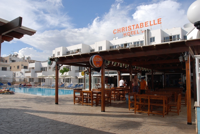 Imagen de la piscina del Aparthotel Christabelle Hotel Apartments. Foto 14