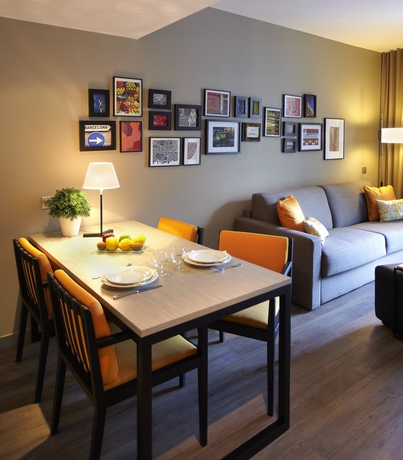 Imagen de la habitación del Aparthotel Citadines Ramblas Barcelona. Foto 8