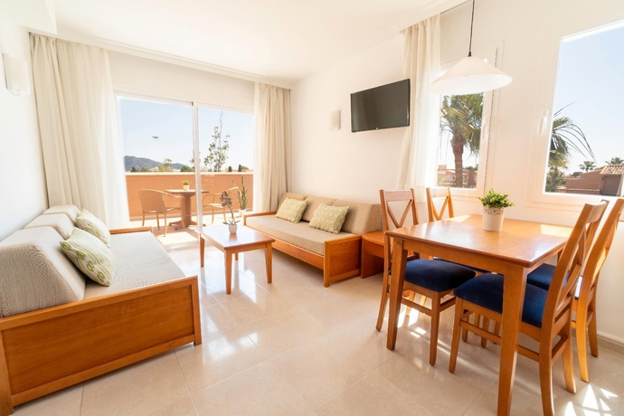 Imagen de la habitación del Aparthotel Ciudad Laurel. Foto 11