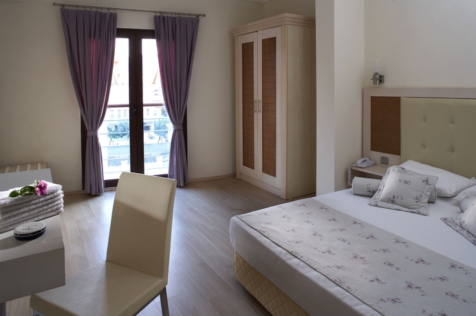 Imagen de la habitación del Aparthotel Club Anastasia Hotel. Foto 3