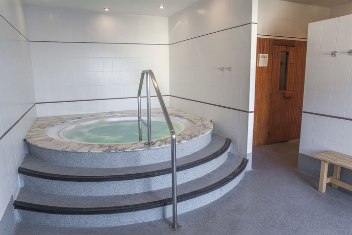 Imagen de la piscina del Aparthotel Club Cala Blanca. Foto 14