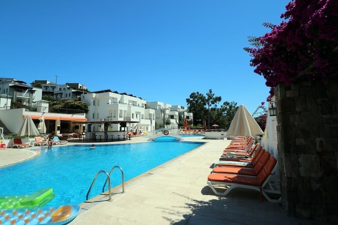 Imagen de la piscina del Aparthotel Club Pedalisa Apart. Foto 16