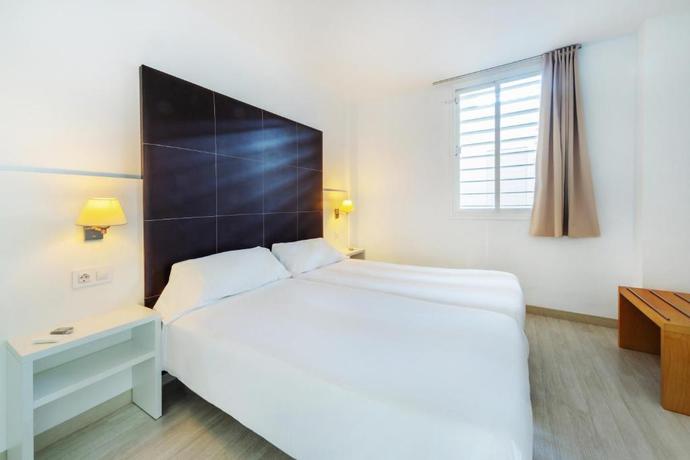 Imagen de la habitación del Aparthotel Club Simo. Foto 8