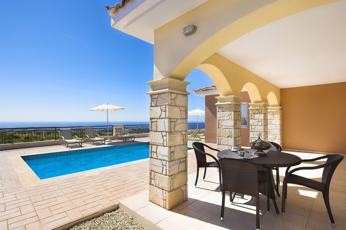 Imagen de los exteriores del Aparthotel Club St George Resort. Foto 9