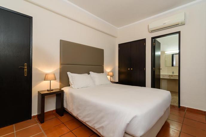 Imagen de la habitación del Aparthotel Clube Vilarosa. Foto 4