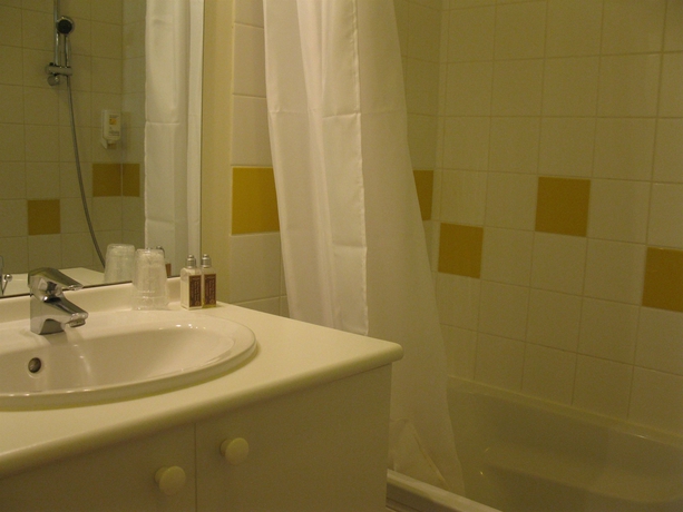Imagen de la habitación del Aparthotel Comfort Nantes La Beaujoire. Foto 5