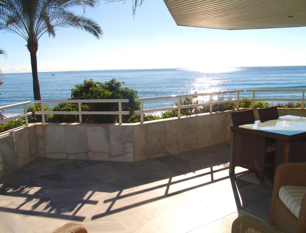Imagen de la habitación del Aparthotel Coral Beach, Marbella. Foto 7