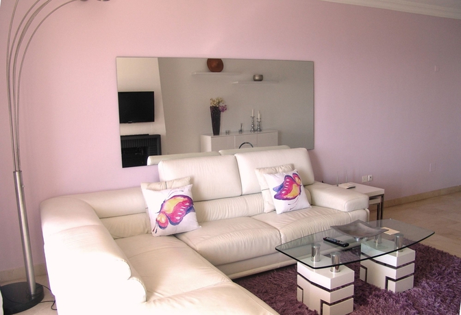 Imagen de la habitación del Aparthotel Coral Beach, Marbella. Foto 8