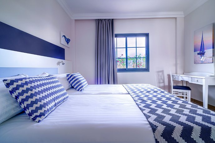 Imagen de la habitación del Aparthotel Cordial Marina Blanca. Foto 8