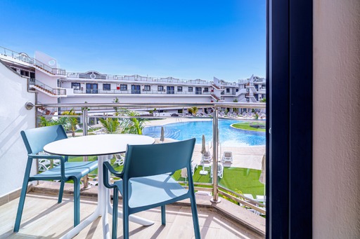 Imagen de los exteriores del Aparthotel Cordial Marina Blanca. Foto 14