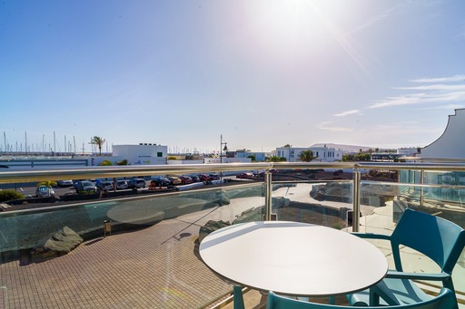Imagen de los exteriores del Aparthotel Cordial Marina Blanca. Foto 15