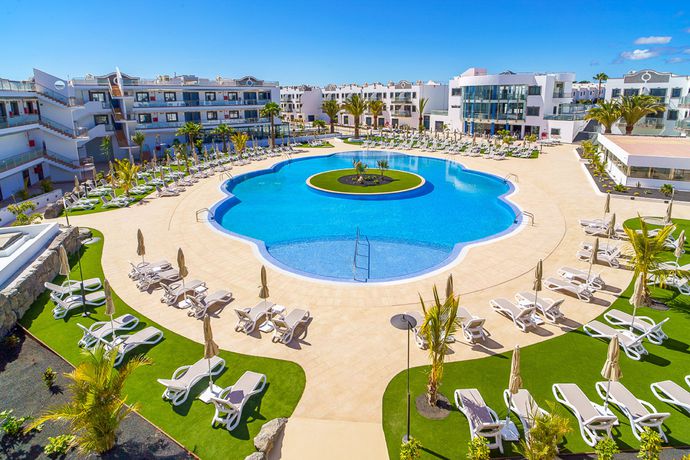 Imagen de la piscina del Aparthotel Cordial Marina Blanca. Foto 20