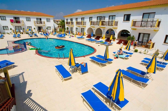 Imagen general del Aparthotel Cosmelenia Hotel Apartments. Foto 1